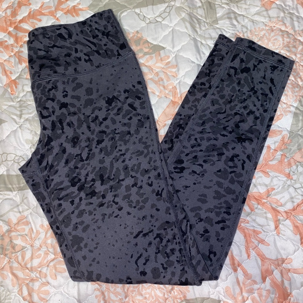 Leopard print leggings